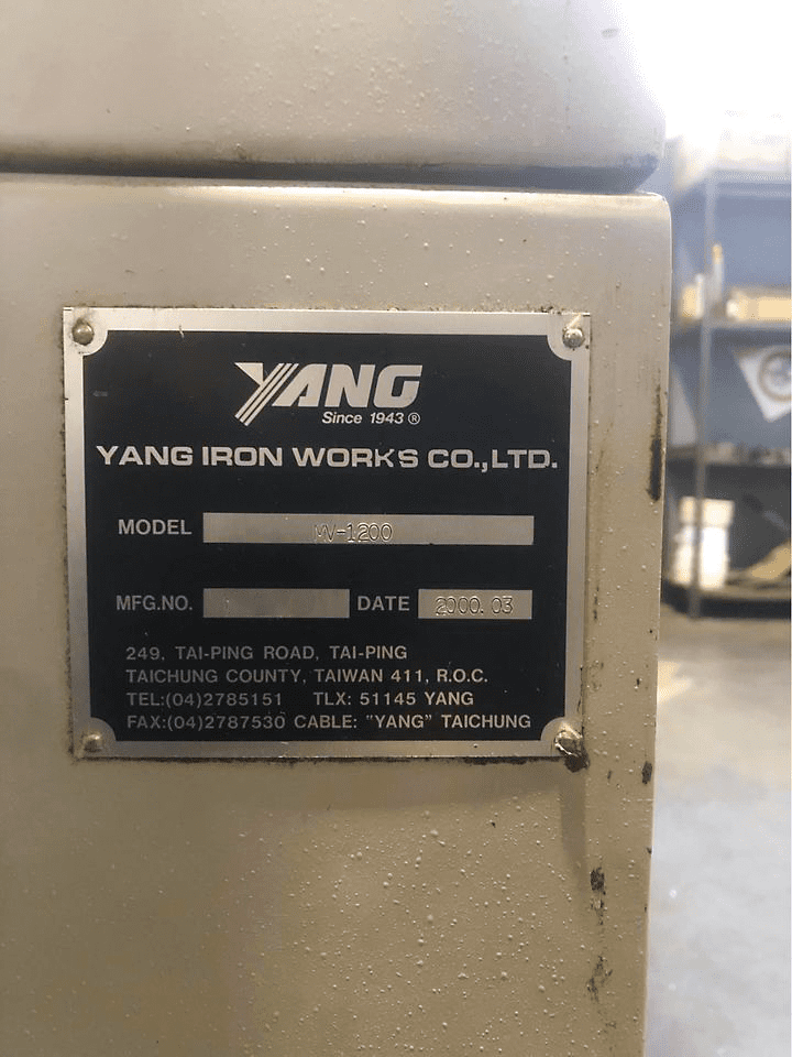 Used Yang MV-1200 - Vertical Machining Centre - 2000