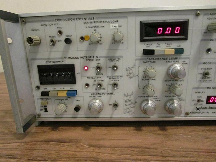 Used Axon Instruments Axopatch 1A Patch Clamp Amplifier