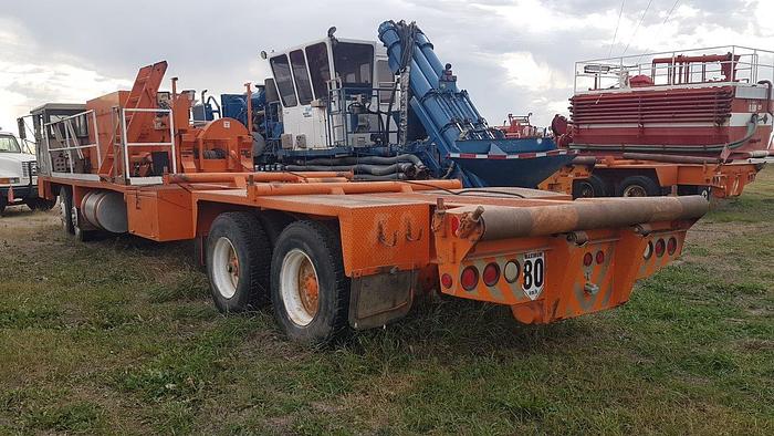 Used 2002 WELCAN 4 Axle Carrier Style Oilfield Pump / Kill Truck