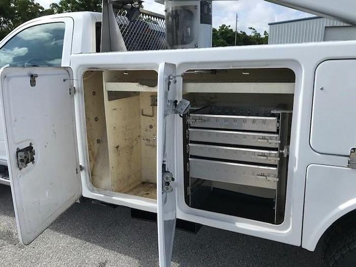 Used Versalift VST36I-MH 41ft Bucket Boom on a 2016 Ford F550 4x4 Reg Cab Truck - C605105