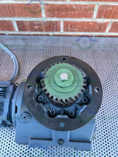 Used SEW EuroDrive  SAF77 DRE100LC4BE5/TF  Gear Motor 1455/154 r/min