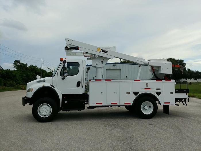 Used Altec TA41M 46 ft Articulating & Telescopic Material Handling Bucket Boom on 2009 Freightliner - G6484
