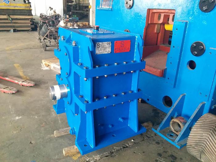 New  F&P 320 2-Hi Pinion Stand - Gearbox #4264