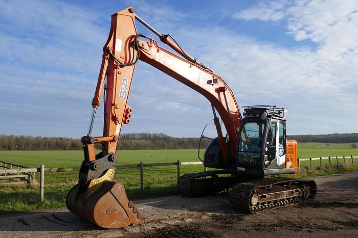 Used 2010 HITACHI ZX225 USLC-3