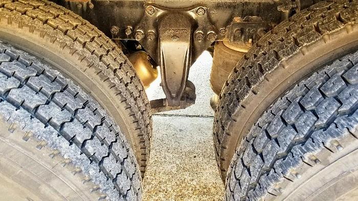 Used 2000 Freightliner FLD120