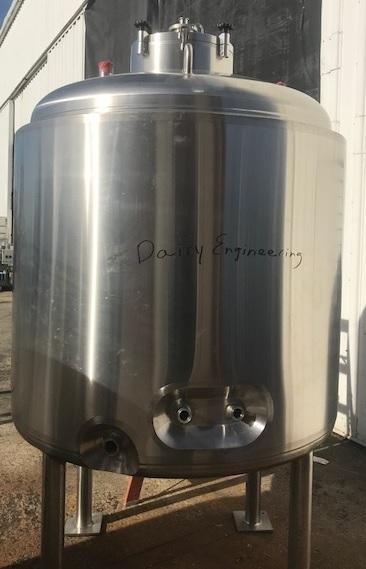Used 6000 GALLON ALL STAINLESS STEEL HORIZONTAL INSULATED TANK