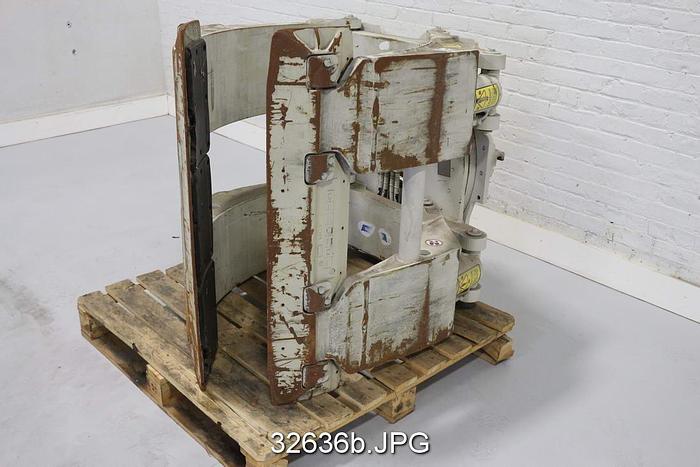 Used Cascade 60G-RC-B003 Roll Clamp #32636