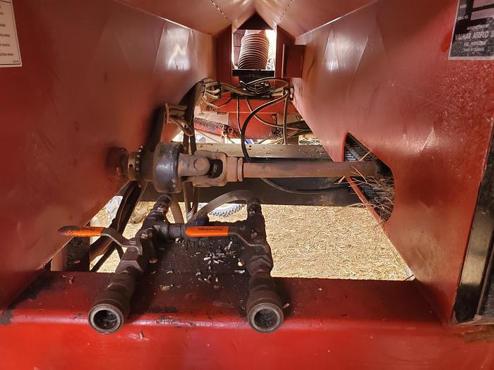 Used 2011 Valmar AirFlo 6600 Fertilizer Applicator