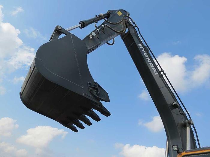 Used 2021 HYUNDAI ROBEX 190W-9