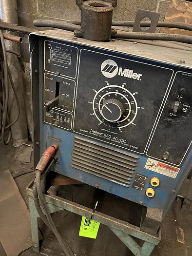 Used MILLER DIALARC 250A/AC/DC ARC WELDING POWER SOURCE
