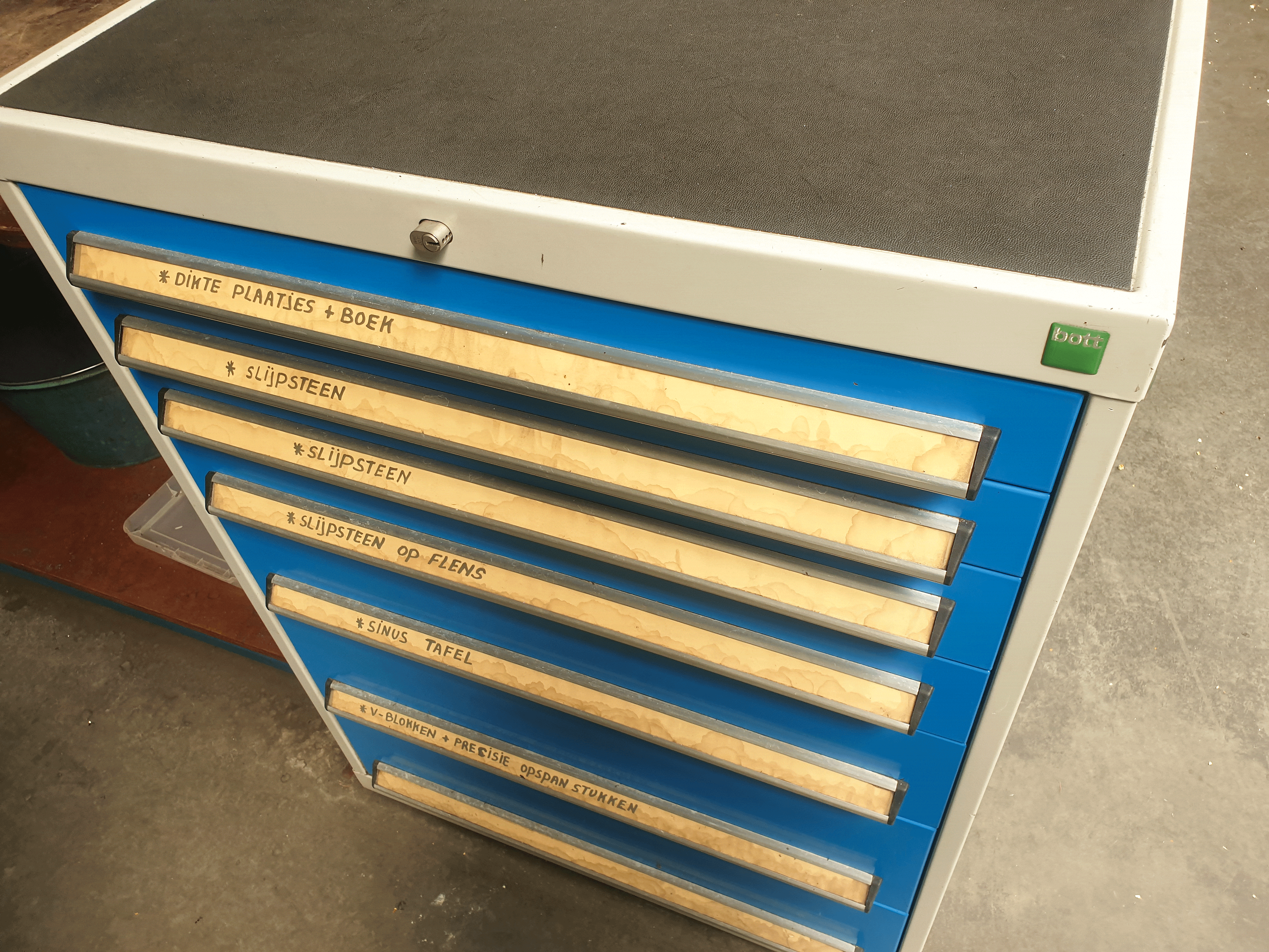 Used Chevalier FSG-1632 ADII - Grinding Machine