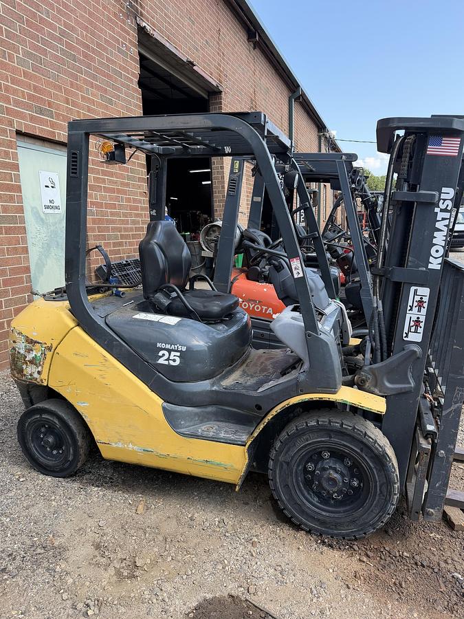 Used 2012 Komatsu FG25T-16