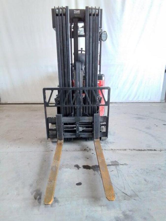 Used 2016 Bendi B40iS Articulating VNA Quad Mast w/ Fork Positioner