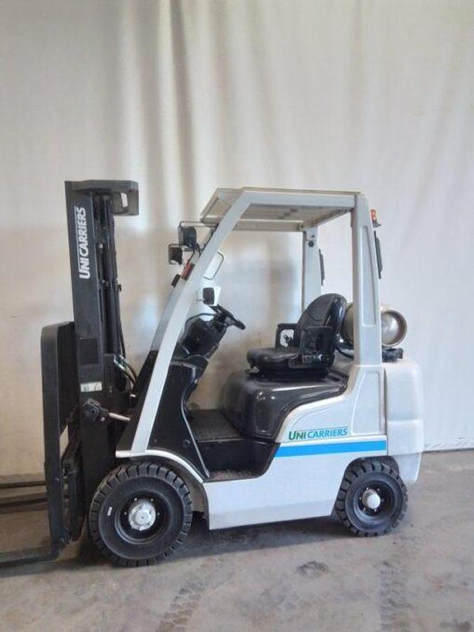 Used 2018 UniCarriers MP1F1A20LV Triple Mast w/ Side Shifter