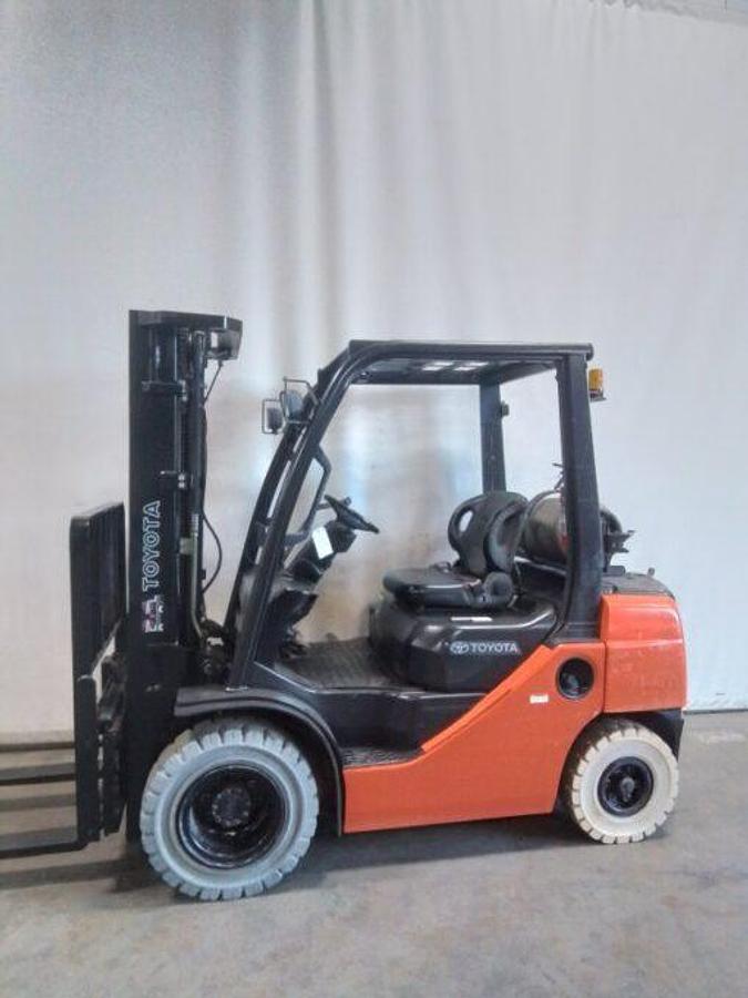 Used 2018 Toyota 8FGU25 Triple Mast w/ Side Shifter
