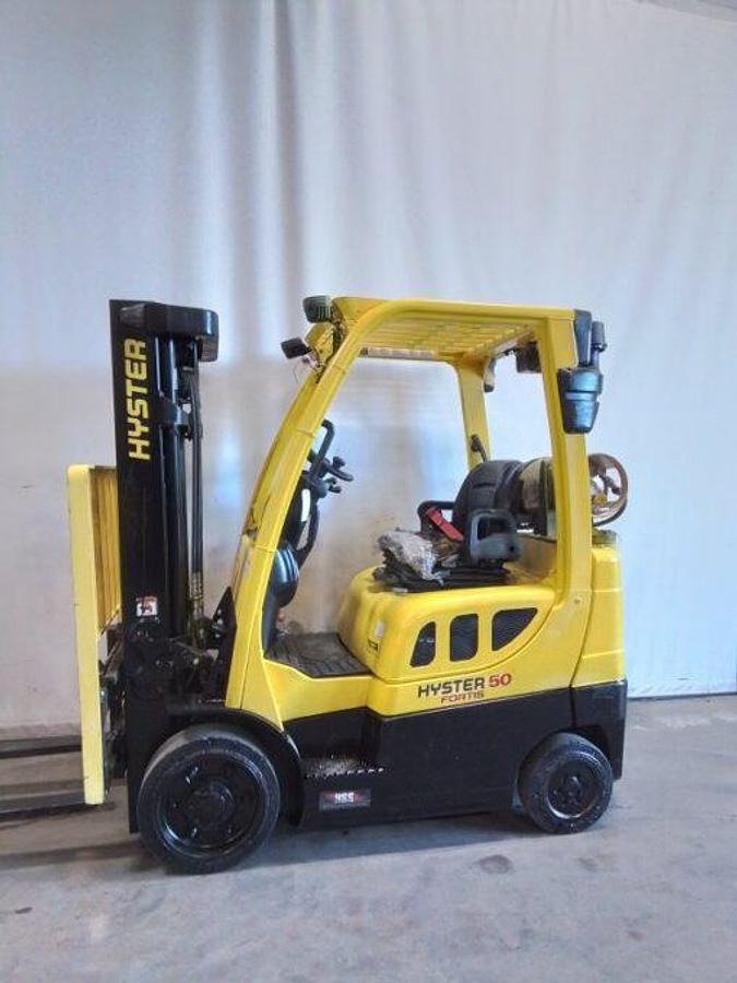 Used 2015 Hyster S50FT Cushion Triple Mast w/ Side Shifter