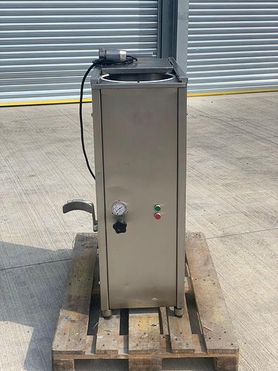 Used NN Knee-operated vacuum / sausage filler