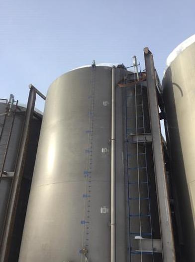 Used (300+) 400bbl Sloped Tanks