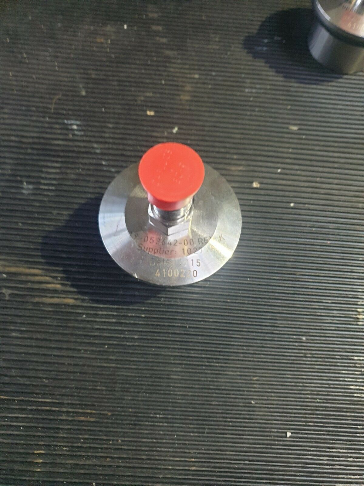 Used 19-053642-00 REV K  gasshield Hi-Purity Gas Diffuser (rbd2.1b1)