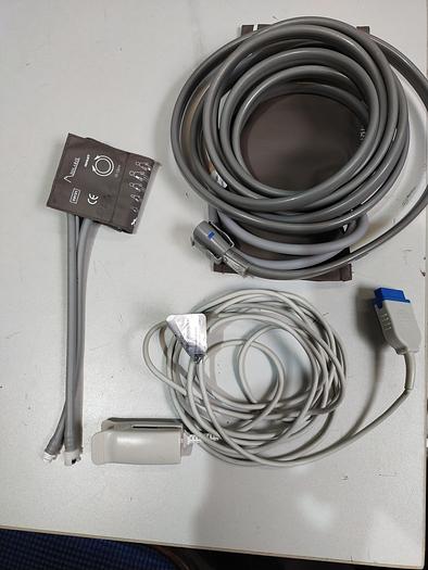 Gebraucht GE Dinamap Carescape V100 Vitalparameter-Patientenmonitor auf Stand