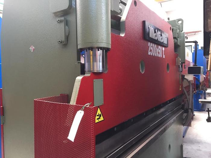 Usato PIEGATRICE MARIANI   IDRAULICA 2500 X  50t