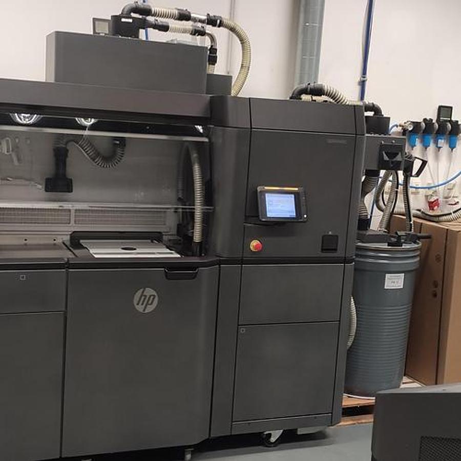 Gebraucht 2018 HP Inc. HP4200 MultiJetFusion mit Processing Station und Build Units