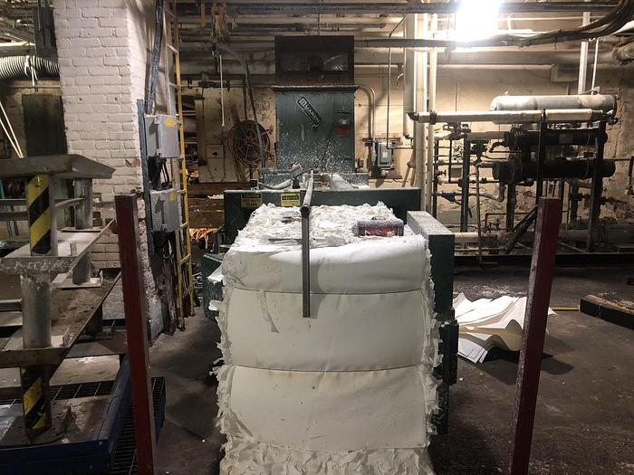 Used MAREN 122 HORIZONTAL CLOSED DOOR BALER 20 HP