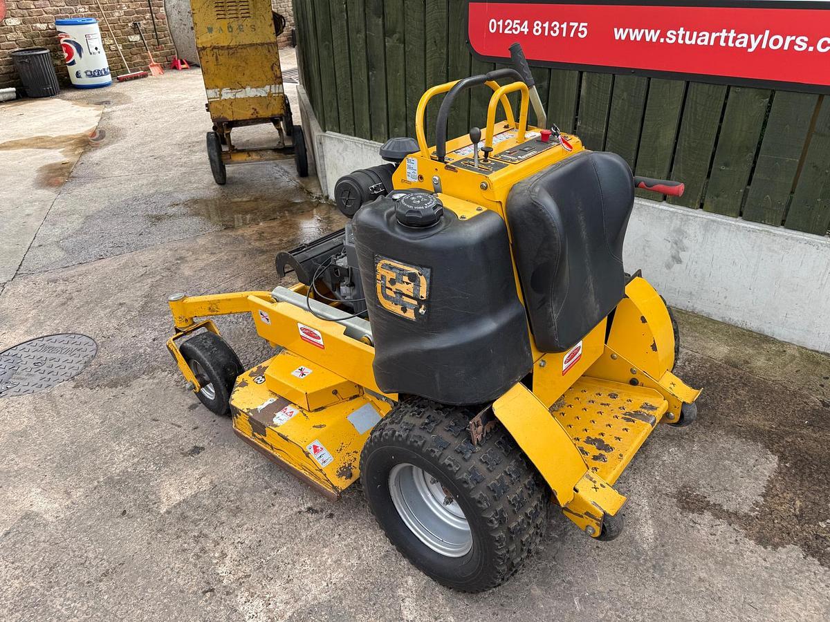 HUSTLER Super S 48" RD Stand on Mower