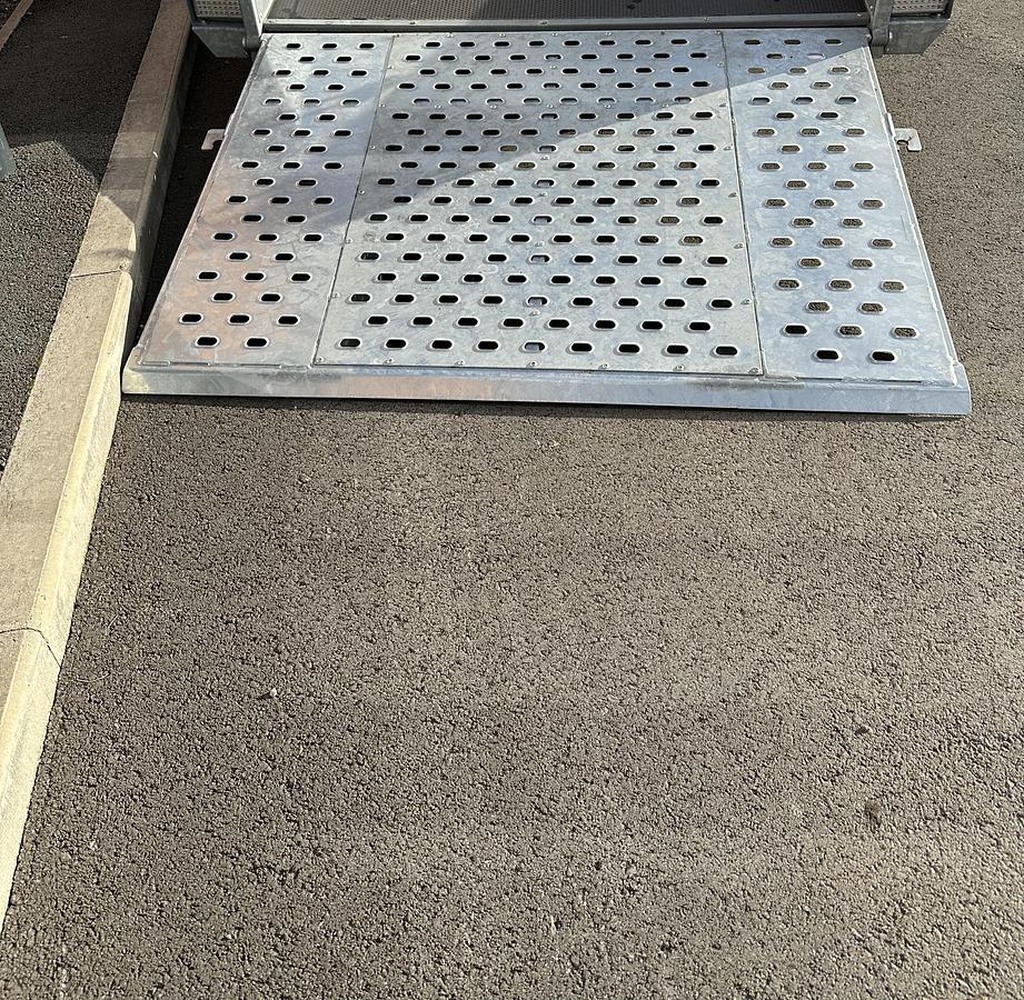 2026 Nugent 10x5 Plant Trailer with Ally Floor Beavertail and Mesh