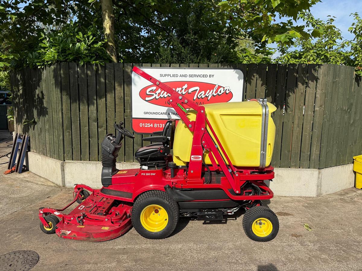 Used Gianni Ferrari PG280DW Ride on Mower