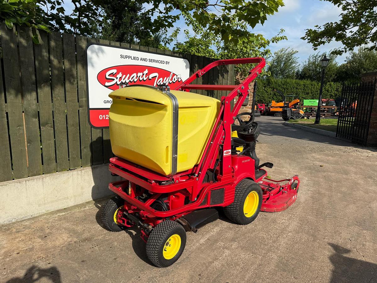 Used Gianni Ferrari PG280DW Ride on Mower