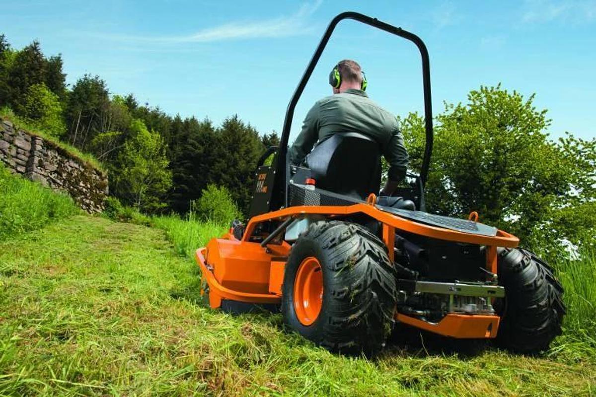 AS Motor 1040 YAK Ride on Flail