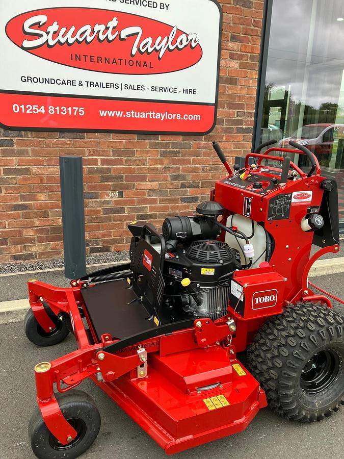 Toro 72542TE 122cm Grandstand Stand-on Mower