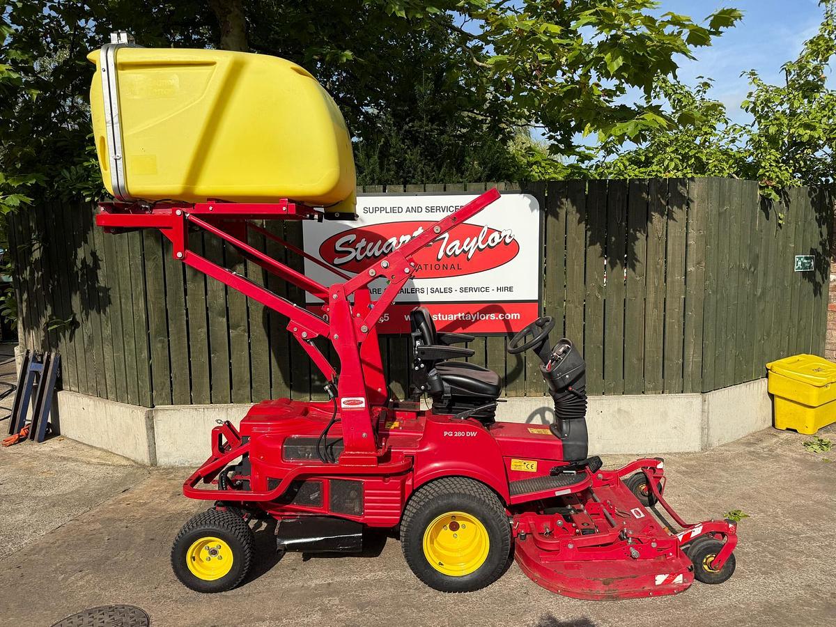 Used Gianni Ferrari PG280DW Ride on Mower