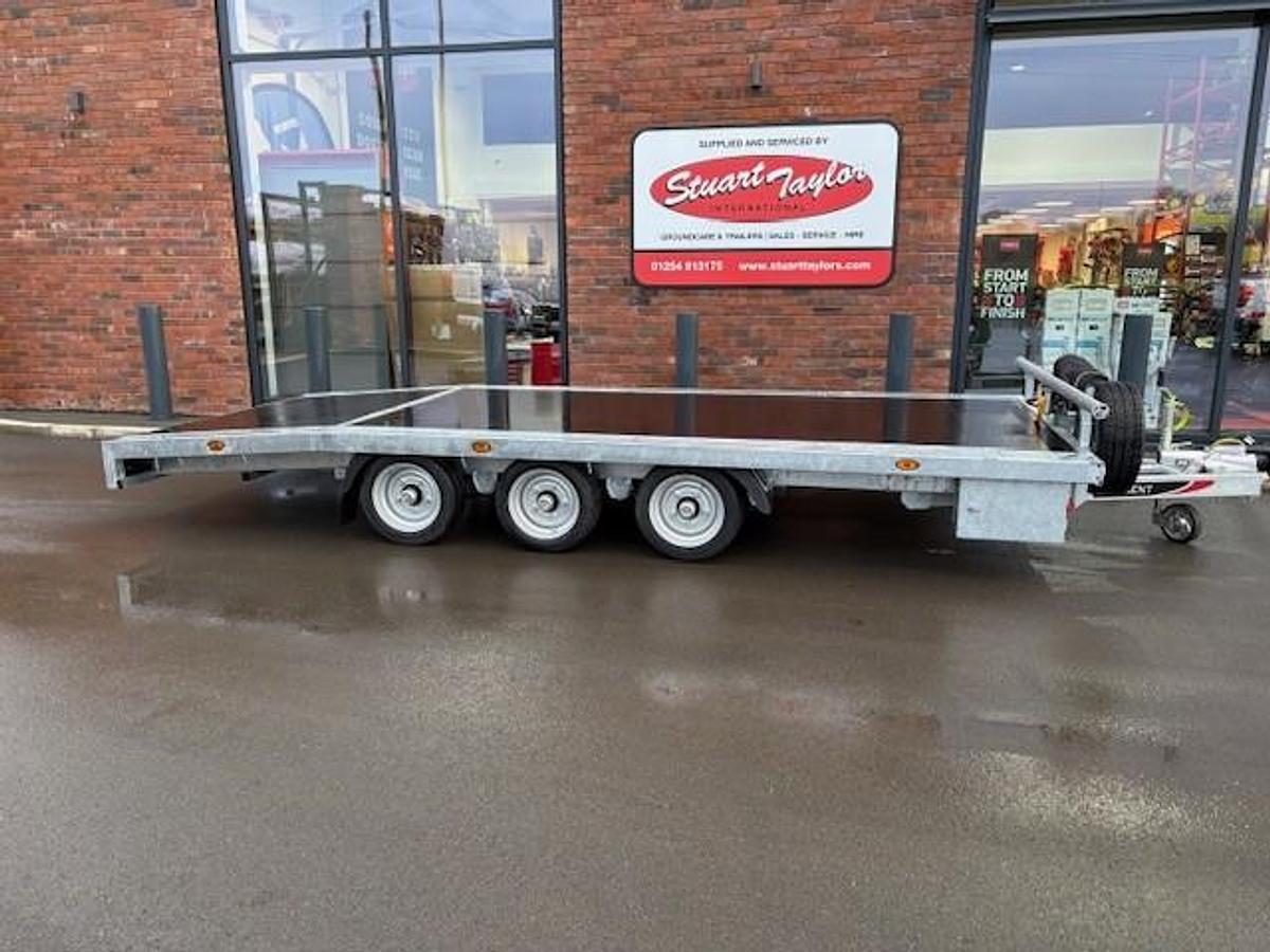 Used 2025 Nugent Low Loader 16x6'7