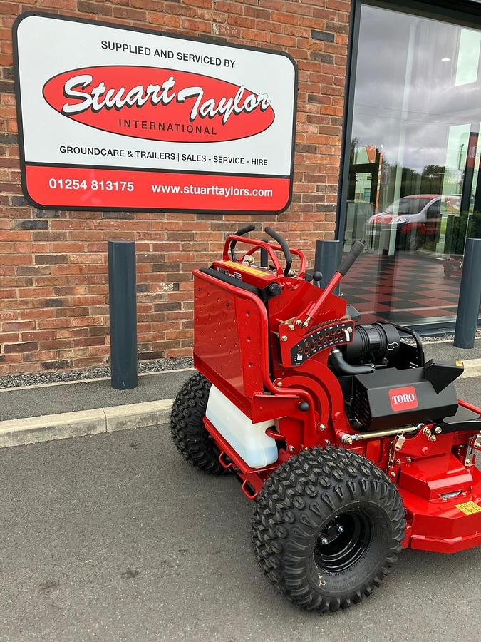 Toro 72542TE 122cm Grandstand Stand-on Mower