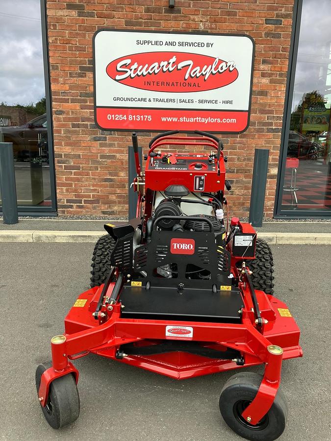 Toro 72542TE 122cm Grandstand Stand-on Mower