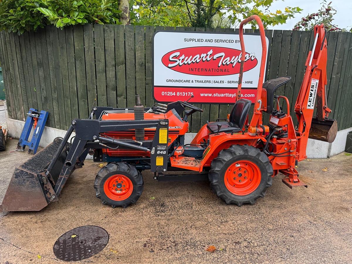 Used Kubota B1550 Compact Tractor paired with SMC Front Loader and Lewis Landlord