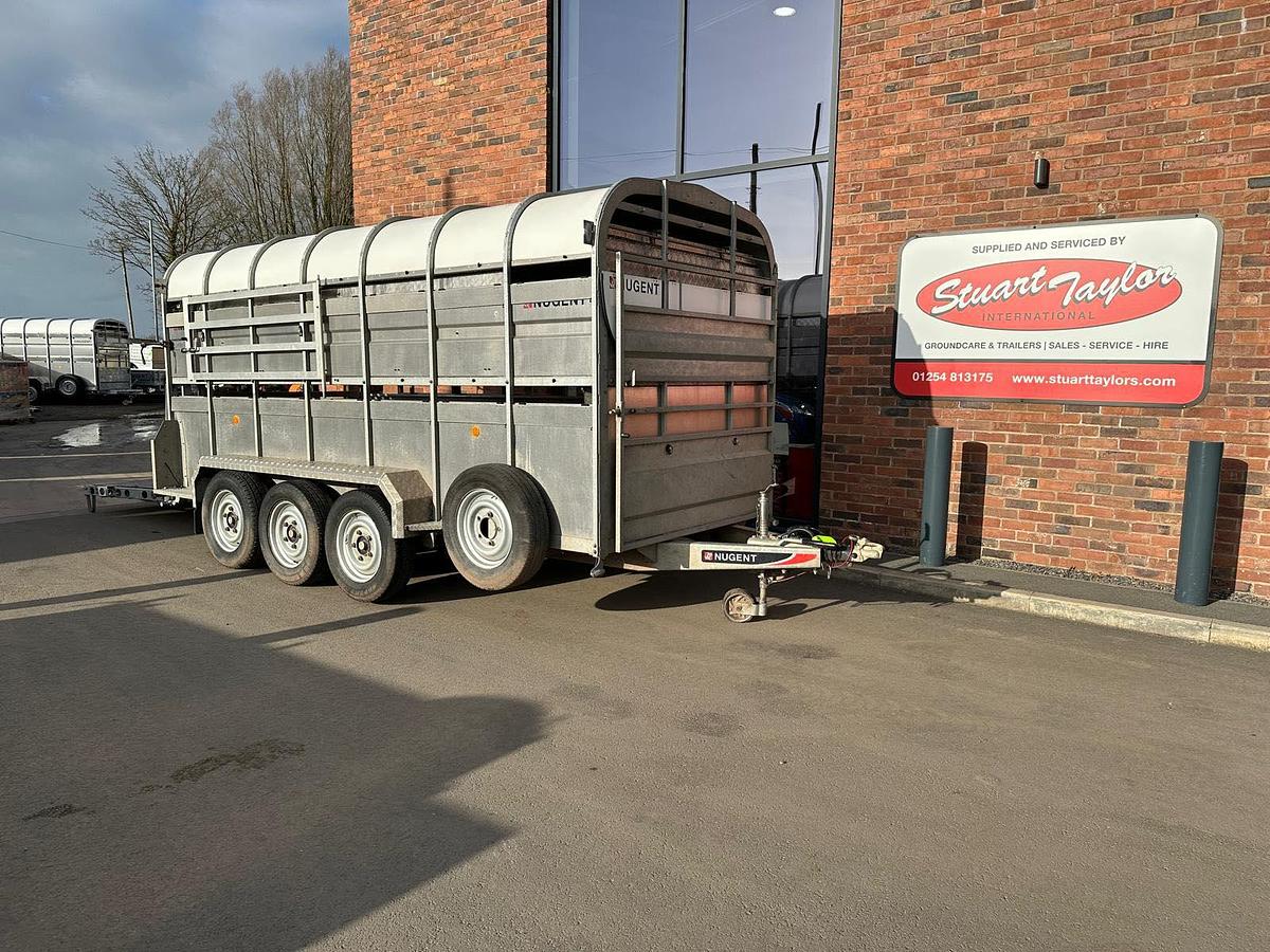 Used 2024 Nugent Livestock Carrier with Decks 14x6 Tri axle