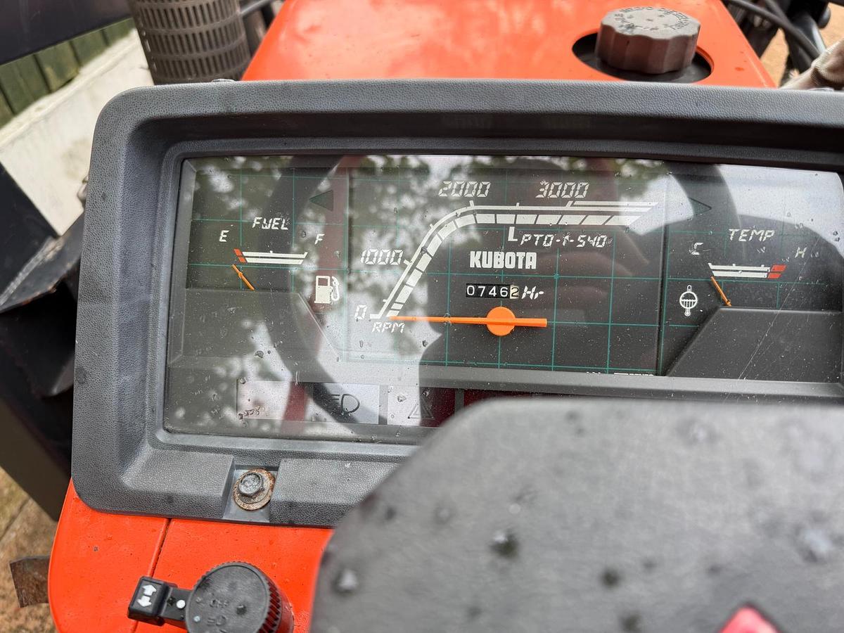 Used Kubota B1550 Compact Tractor paired with SMC Front Loader and Lewis Landlord