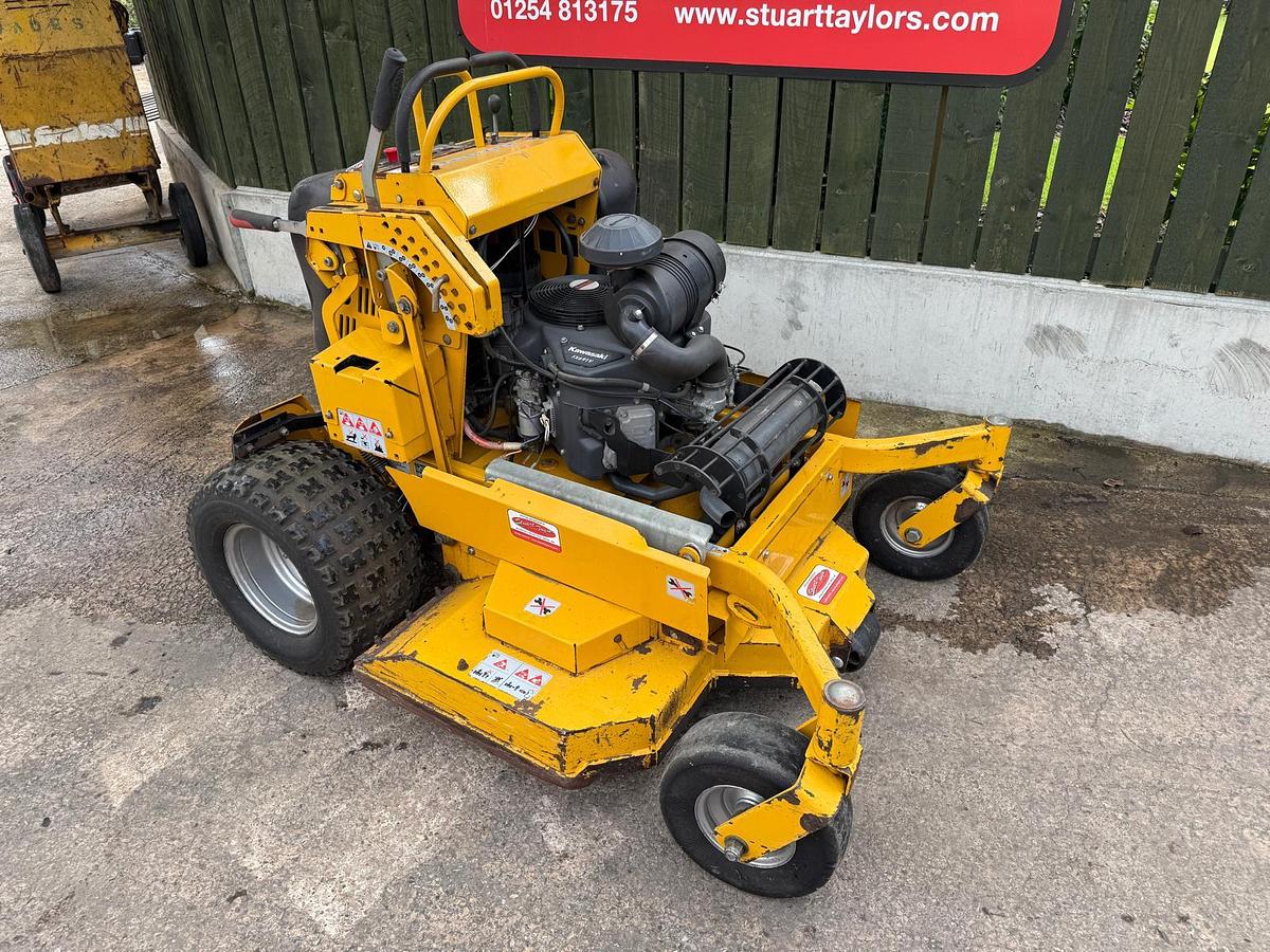 HUSTLER Super S 48" RD Stand on Mower