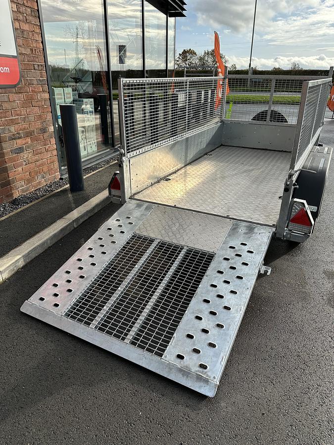 Used 2025 Nugent GP 8X4 WITH MESH AND RAMP