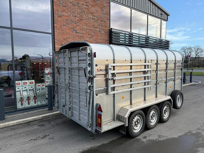 Used Nugent Livestock Trailer L4318T