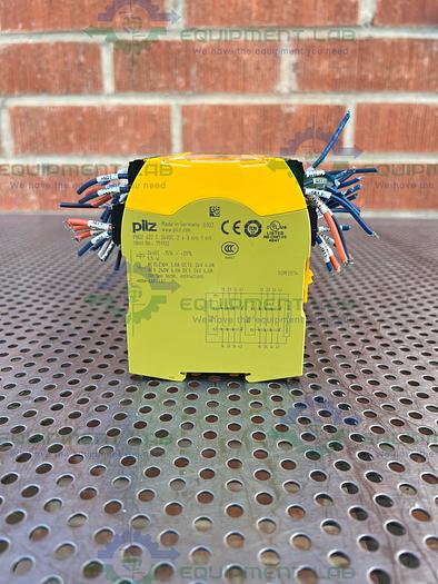 Used Pilz 772001 Safety Relay / Controller PNOZ mm0.1p w/ Pilz 751132 PNOZ s22