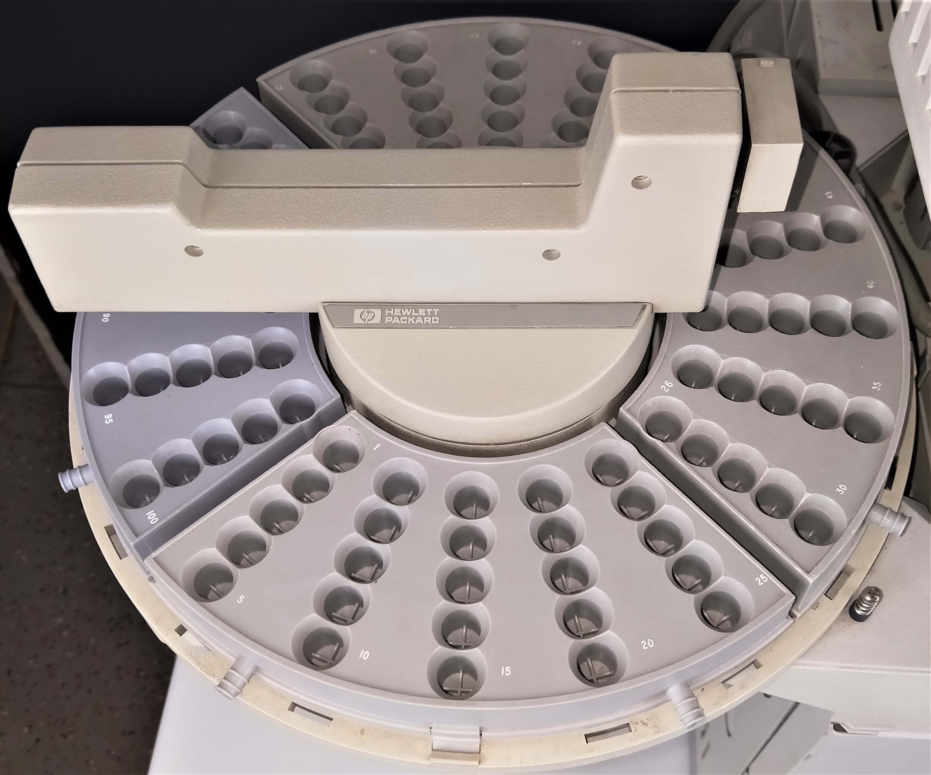 Used Agilent 6890 Series (G1530A) Dual FID Gas Chromatograph with Autosampler