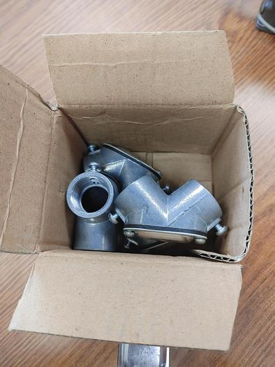 ARLINGTON HL7500 3/4" 90 DEGREE PULLING ELBOW W/ COVER AND GASKET BOX OF 5(New)(109)