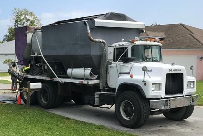 Used Mack/Zimmerman 11 Yard Volumetric Mixer Truck