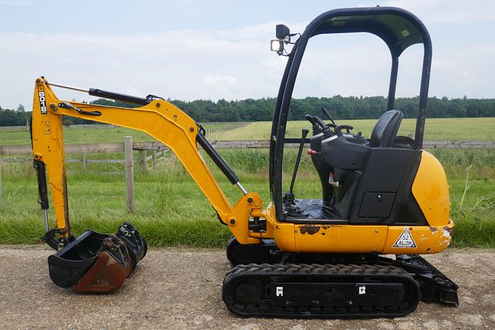 Used 2015 JCB 8018 CTS