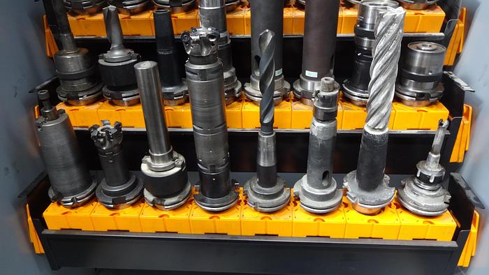 Utilisé 124 Cônes porte-outils DIN 6987 en lot ou à l'unité