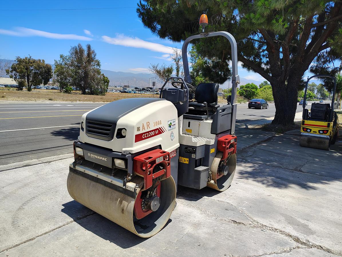 Used DYNAPAC CC1200